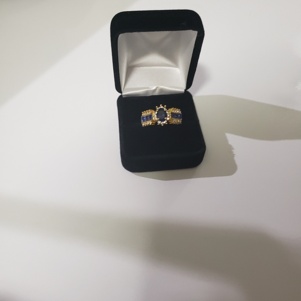 Ring - Picture 2 of 6